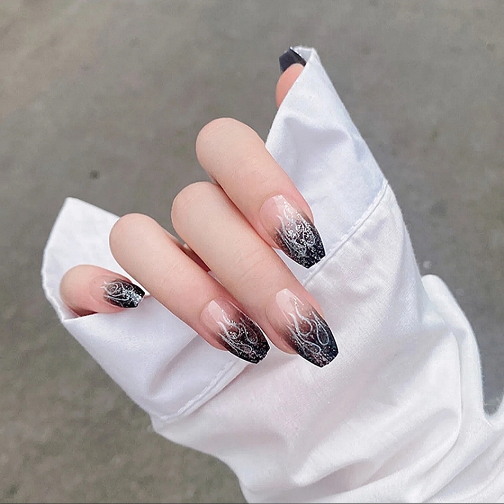 24 Pcs Dark Flame Fake Nails